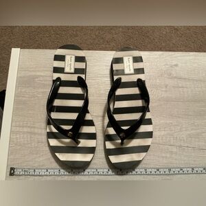 Kate Spade Flip Flops Size 9